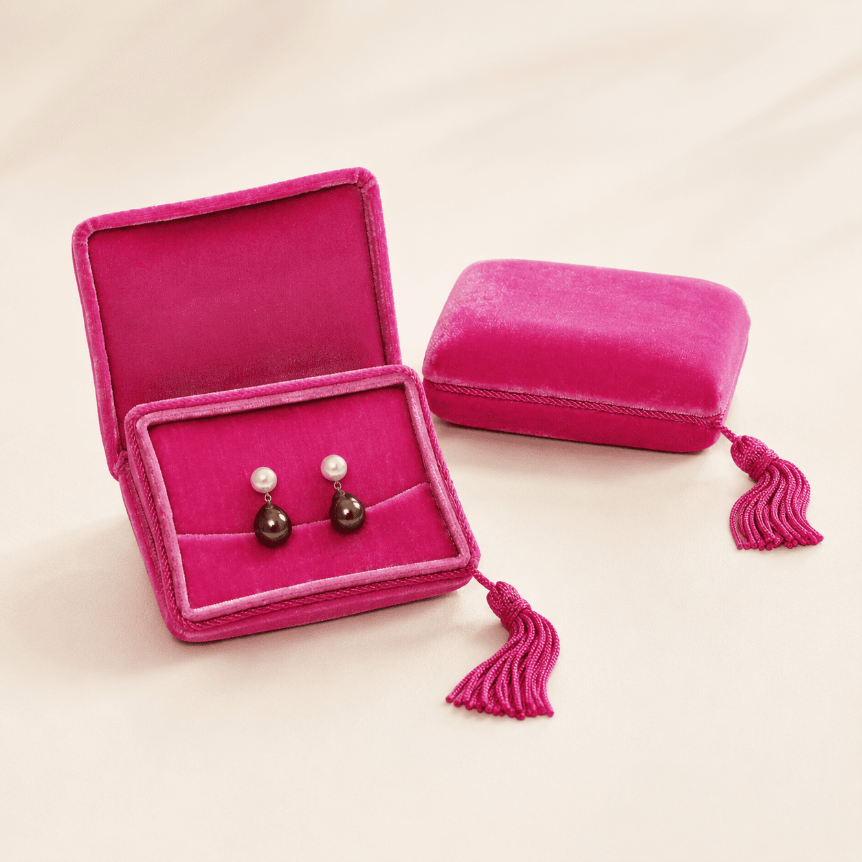 Exquisite Velvet Jewelry Packaging Box With Tassel